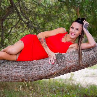 Cyndie grimpe aux arbres