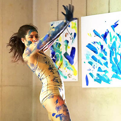 Madjin Peformeuse et plasticienne -  Clara Villalba chorégraphe