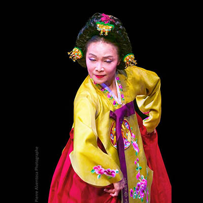 SHIN Eun-ju - Danse de cour pour la Paix Part II - Thaepyeongmu 태평무