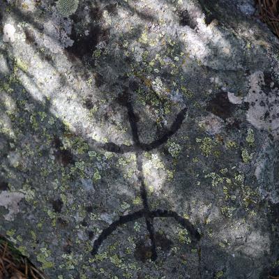 Gravure rupestre sur granite