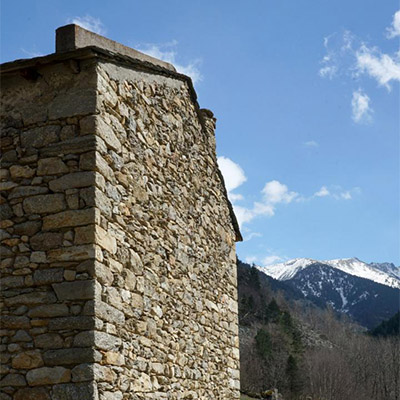 Sous le Pic Redon 2777 m le cortal de l'Esquener