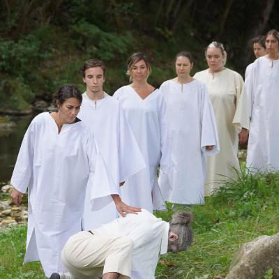 Les prétresses et les prêtres de la danse des Ancêtres