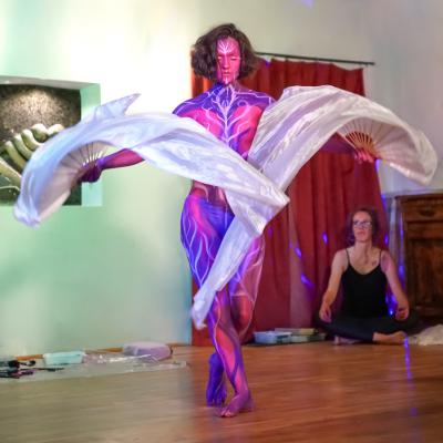 Dance et peinture médecine - Virginie Rassart et Anaïs