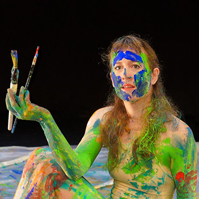 Madjin - Peintre et performeuse